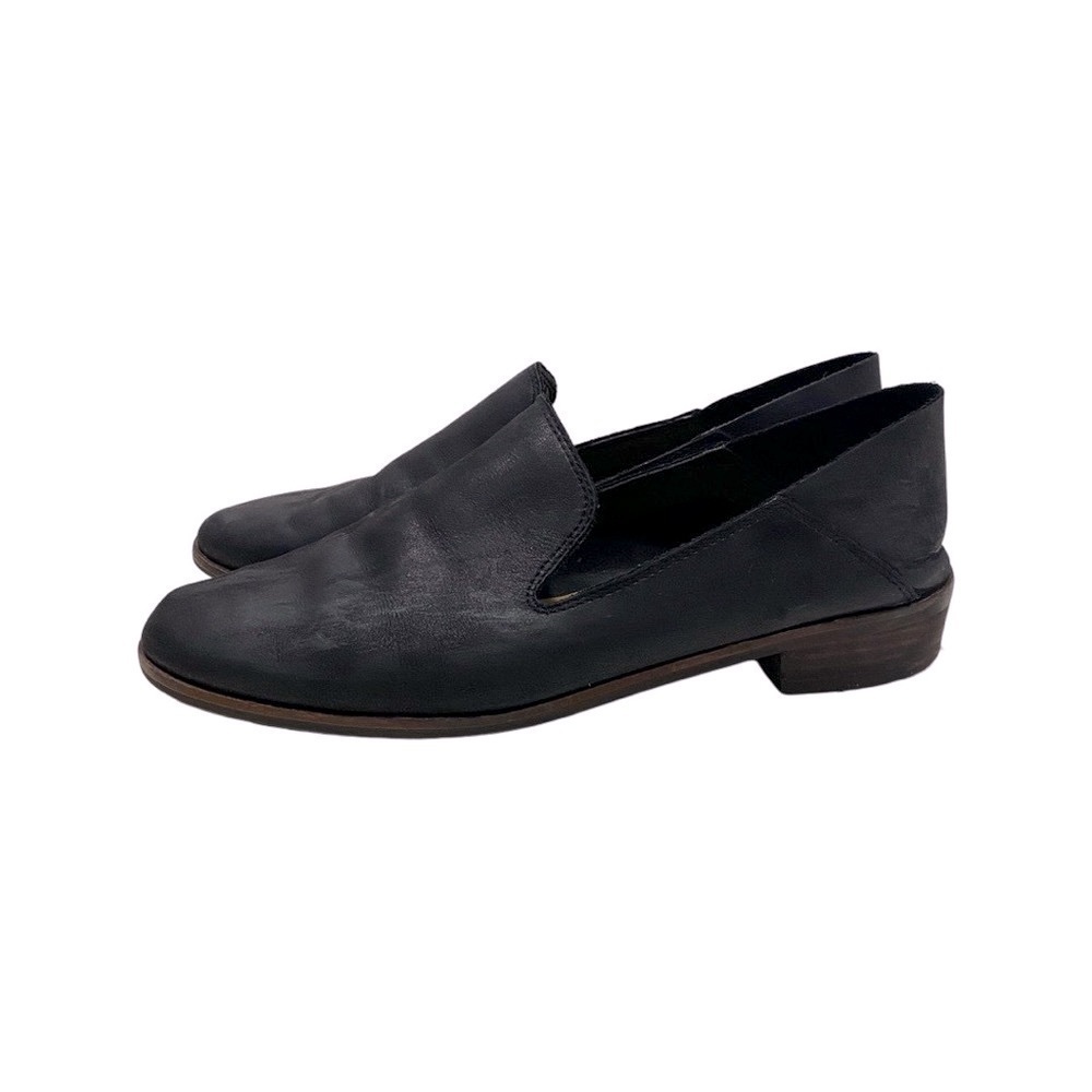 LUCKY BRAND Women’s black leather slip on shoe.  Pre-owned  Good condition